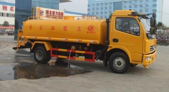 東風(fēng)多利卡<a href=http://m.jswmsh.cn/ssc target=_blank class=infotextkey>灑水車(chē)</a>