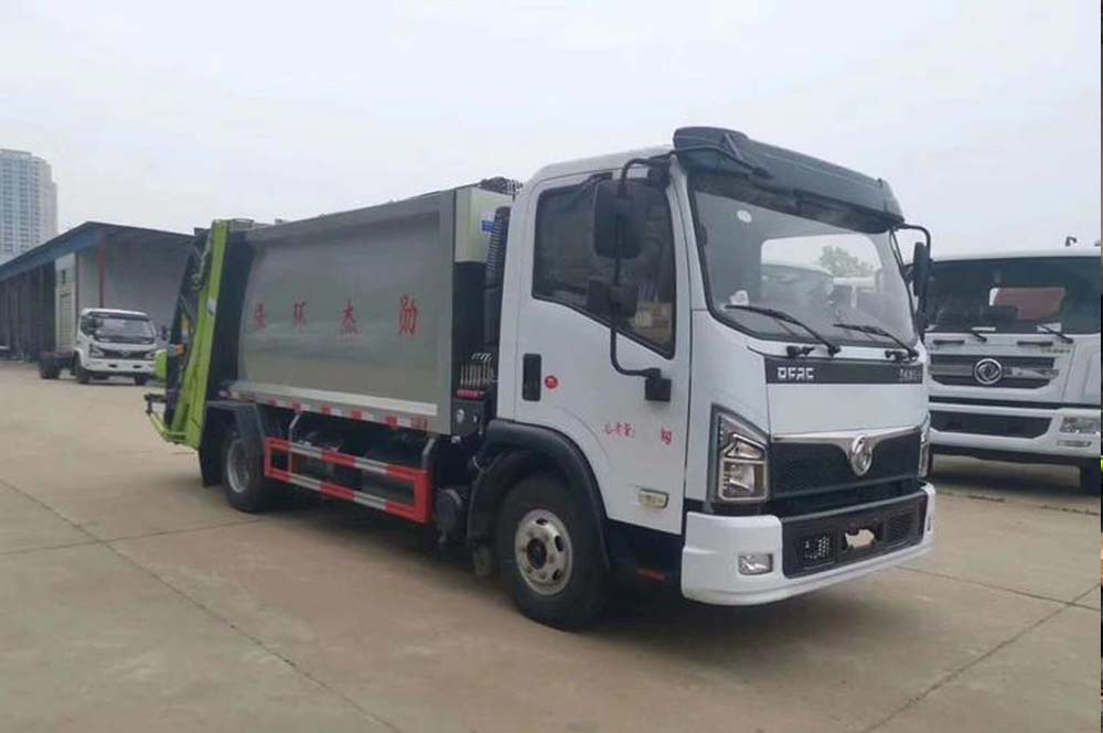 國(guó)六東風(fēng)福瑞卡8方壓縮式垃圾車(chē)圖片2
